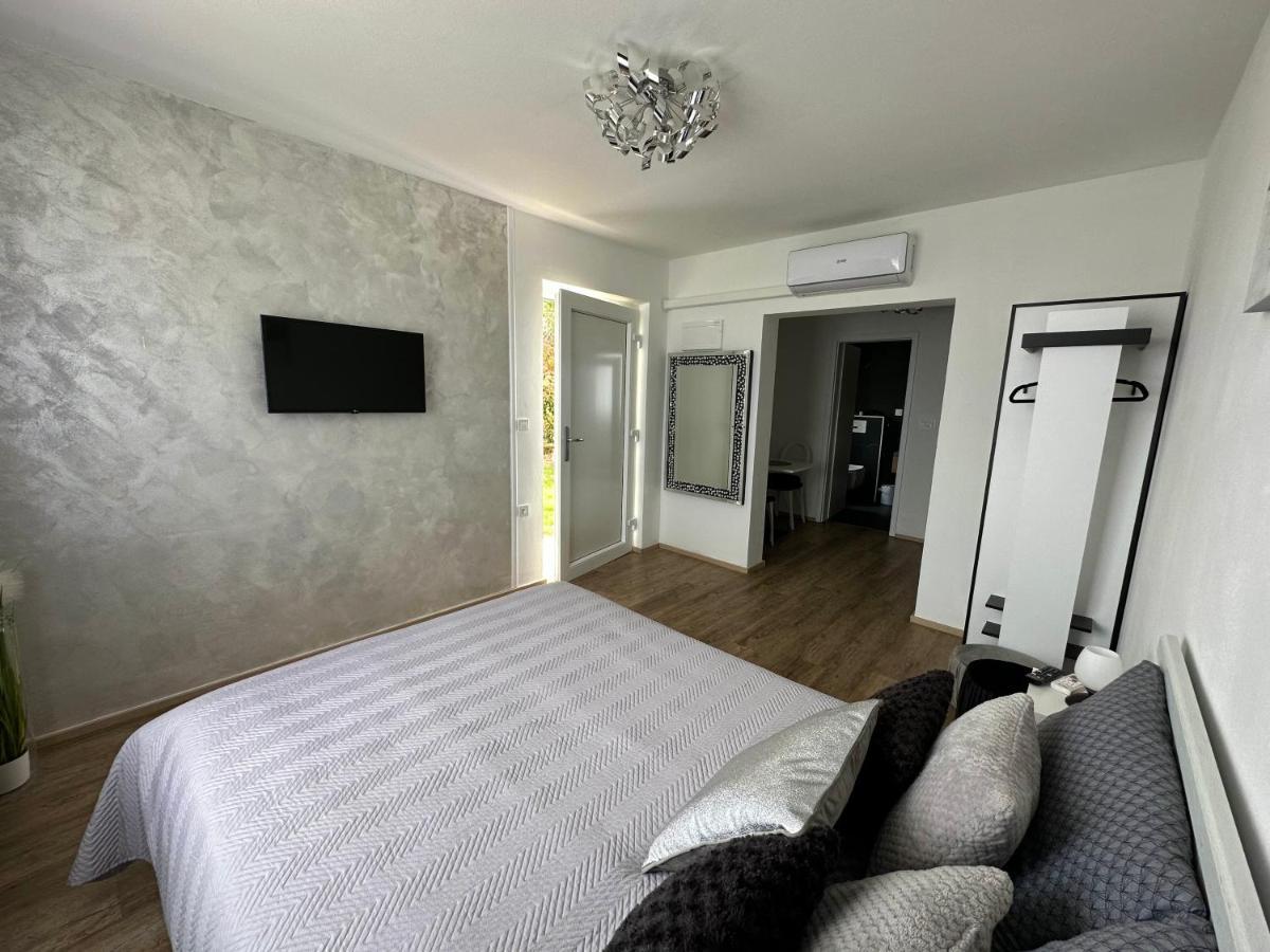 Apartmaji Meli Pu Изола Екстериор снимка