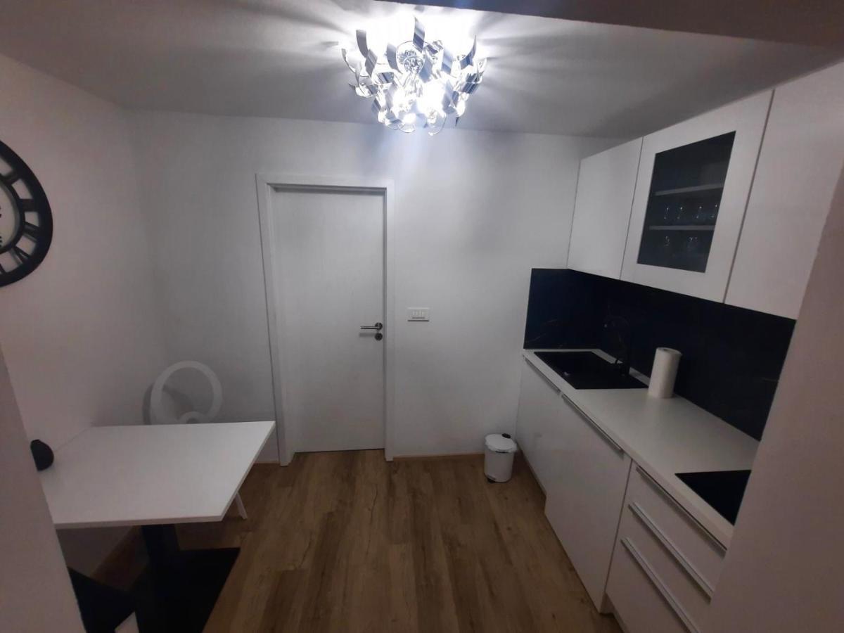 Apartmaji Meli Pu Изола Екстериор снимка
