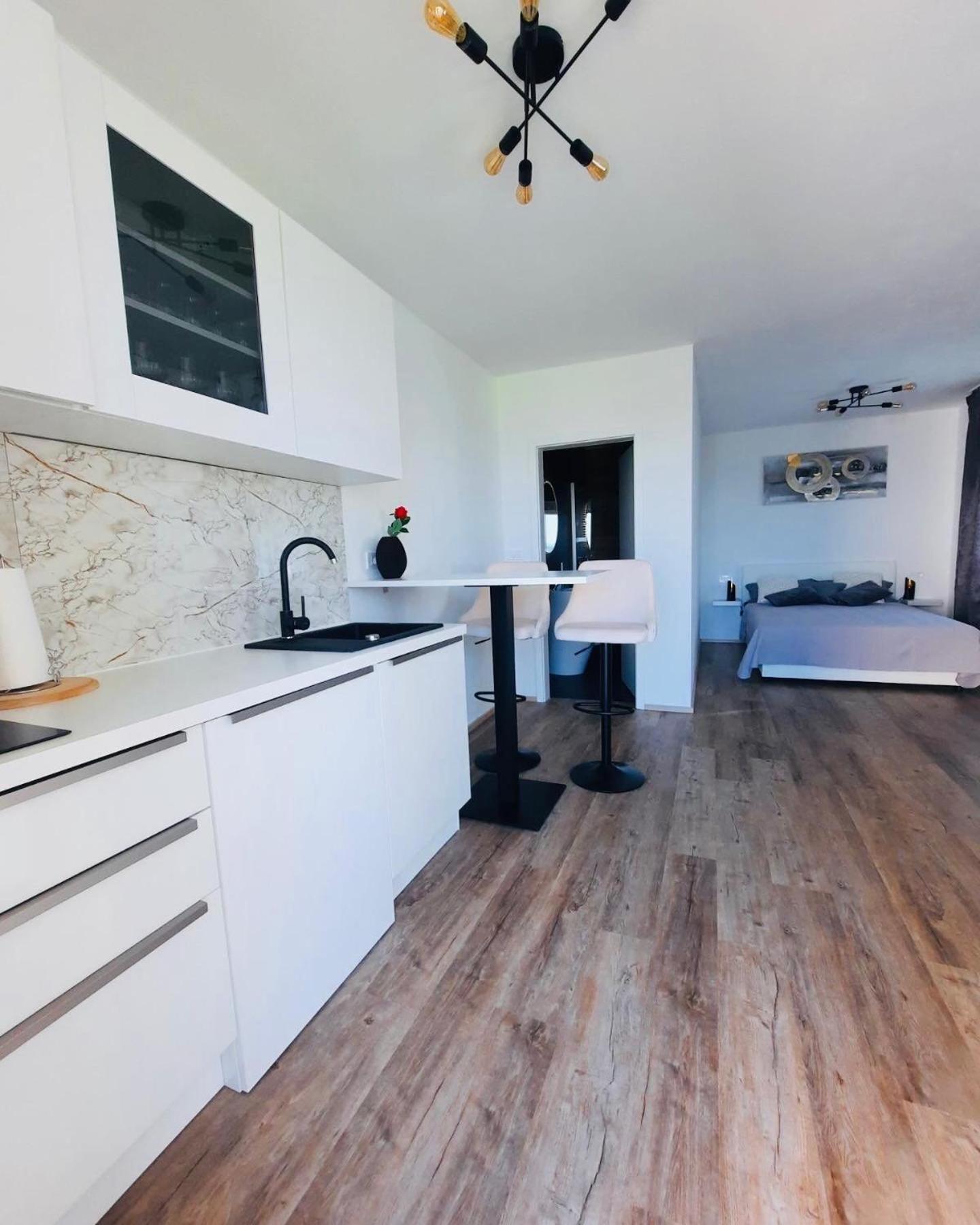 Apartmaji Meli Pu Изола Екстериор снимка