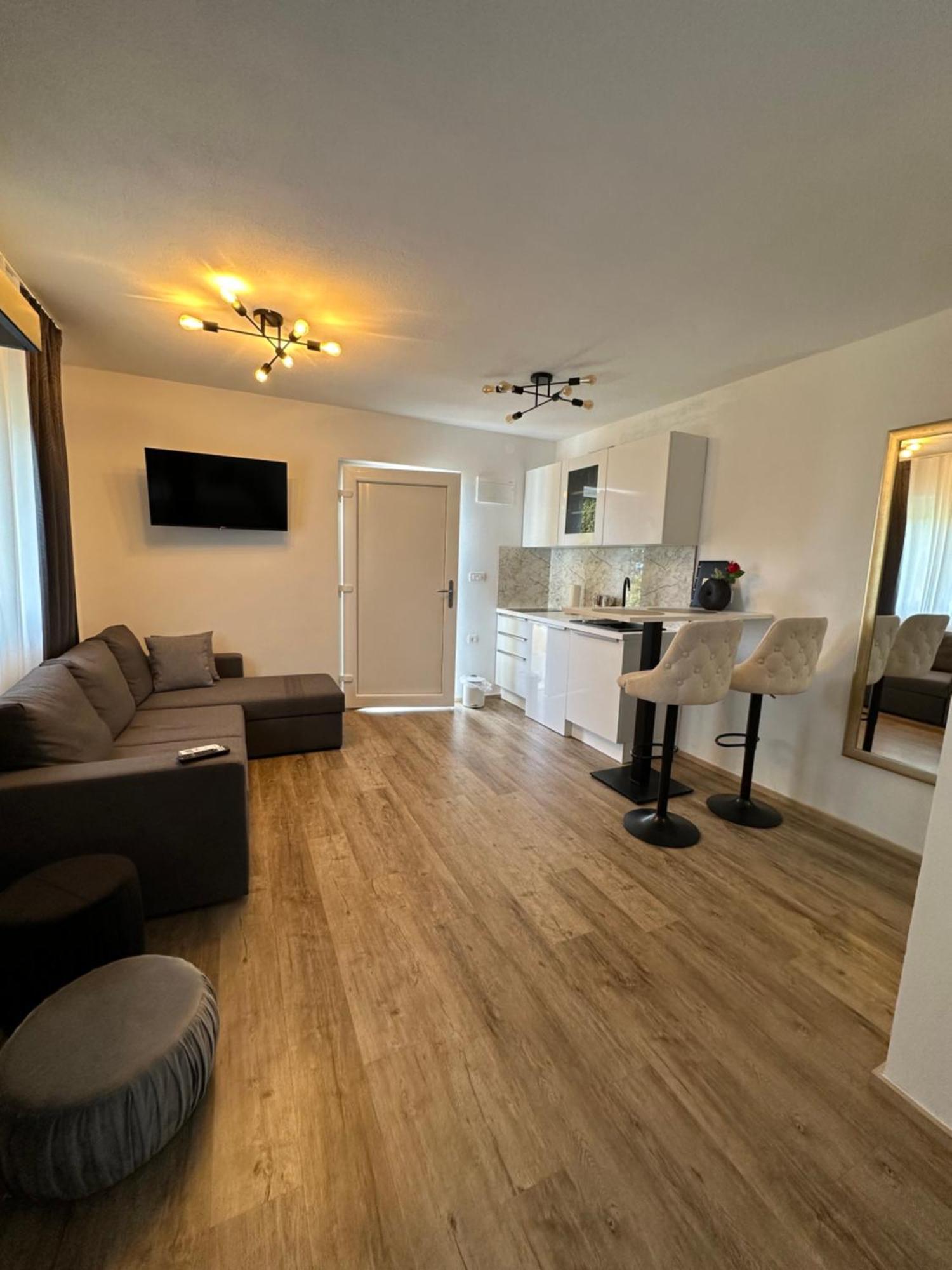 Apartmaji Meli Pu Изола Екстериор снимка