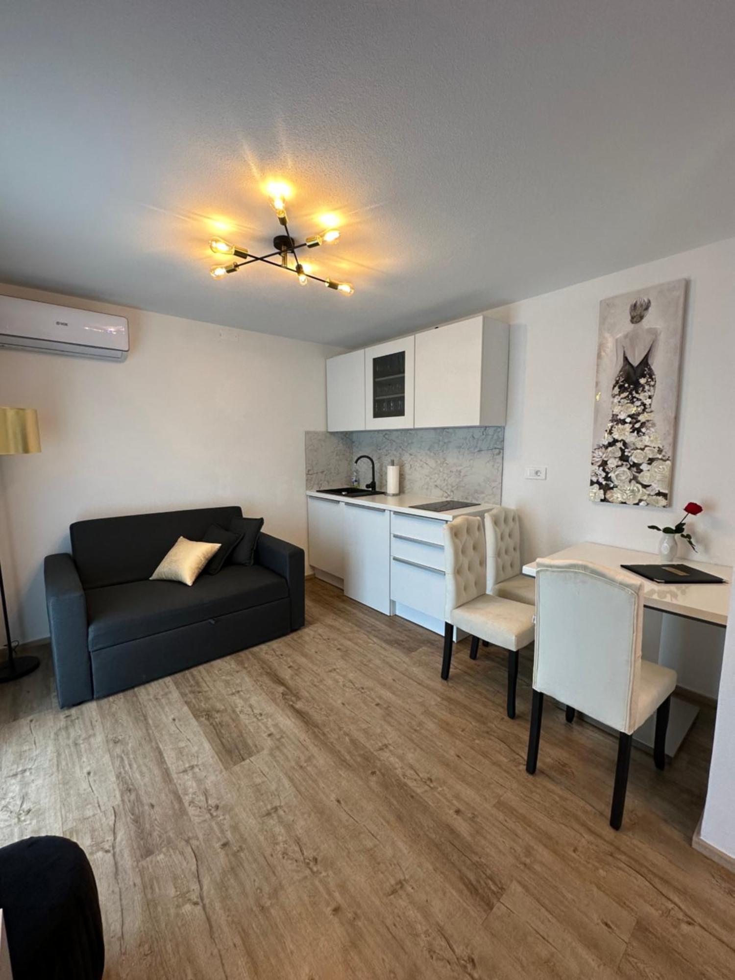 Apartmaji Meli Pu Изола Екстериор снимка